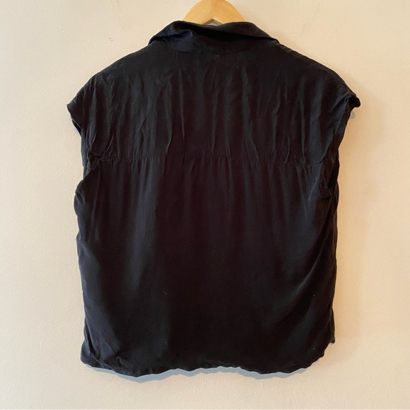 ✨SALE✨ Zara Black Zip-Up Crop Tank - Picture 2 of 4